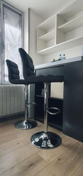Super Studio Au Pied De La Cathedrale Apartment Amiens Bagian luar foto